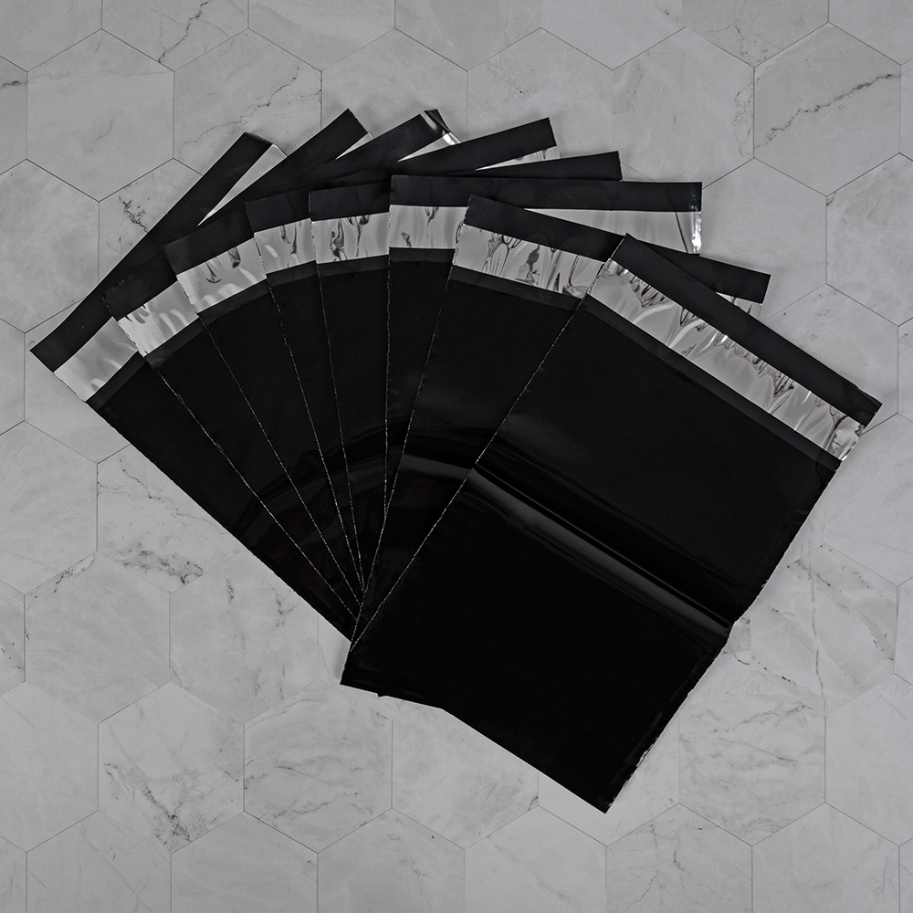 Курьер-пакет чёрный, без кармана, 170*240+40 мм, 50 мкм, 100 шт. Курьер-пакет чёрный, без кармана, 170*240+40 мм, 50 мкм, 100 шт.